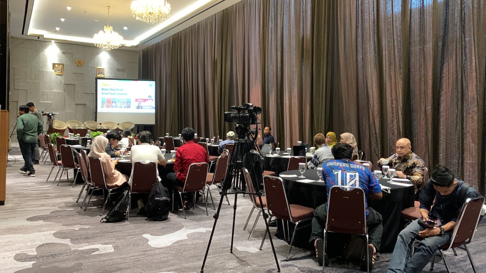 Wakil Menteri Dalam Negeri  Menjadi Narasumber Pada Seminar Perkumpulan untuk Pemilu dan Demokrasi (Perludem) dengan Tema “Menata Ulang Desain Sistem Pemilu Indonesia”