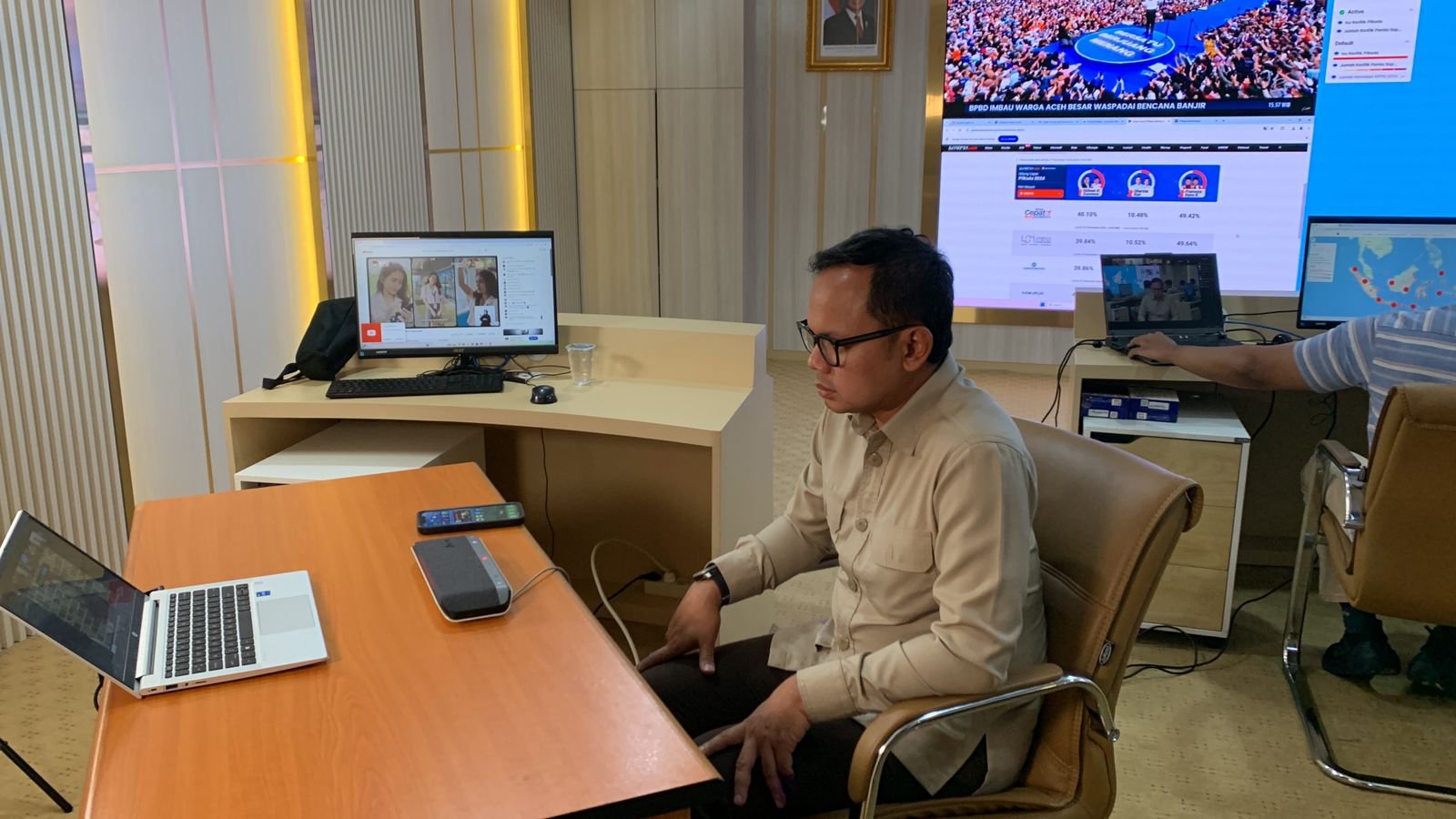 Hadir Zoom Meeting pada Kegiatan Musyawarah Program Talkshow dengan Host Najwa Shihab, Andovi Da Lopepz dan Jovial Da Lopez