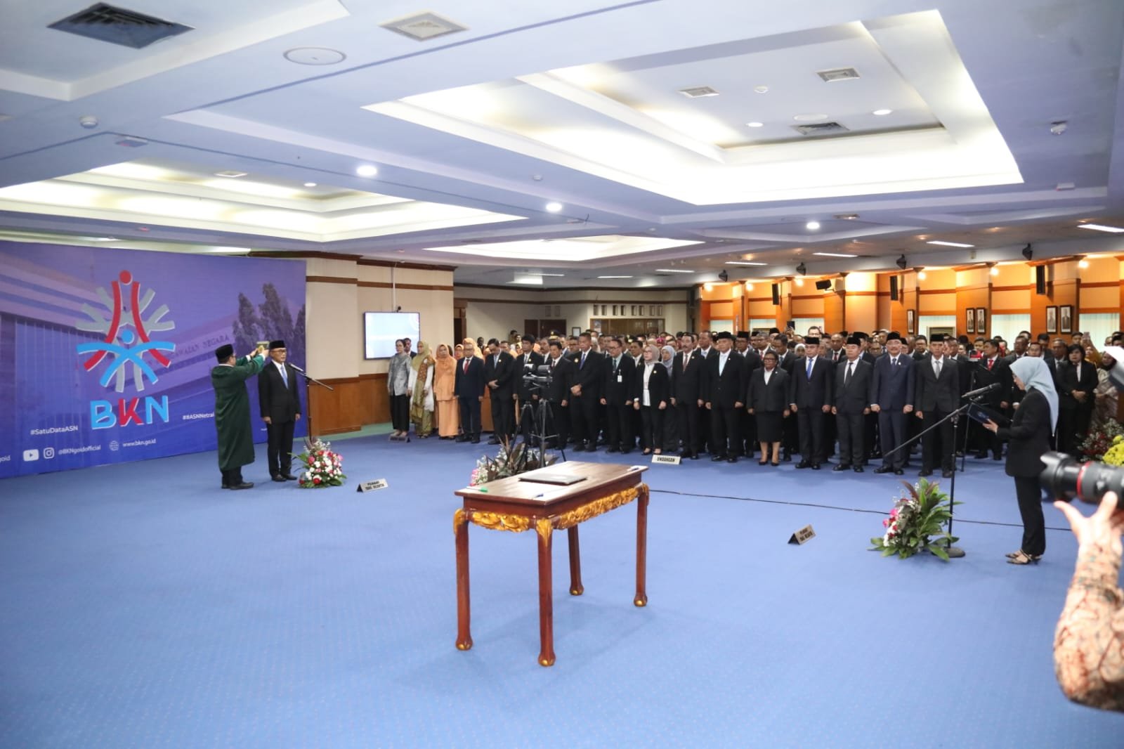 Menghadiri Pelantikan Kepala BKN