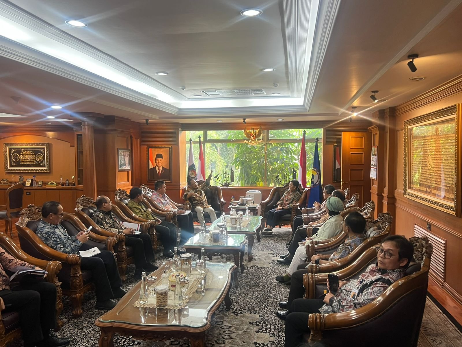 Kegiatan Menerima Audiensi Menteri Keuangan