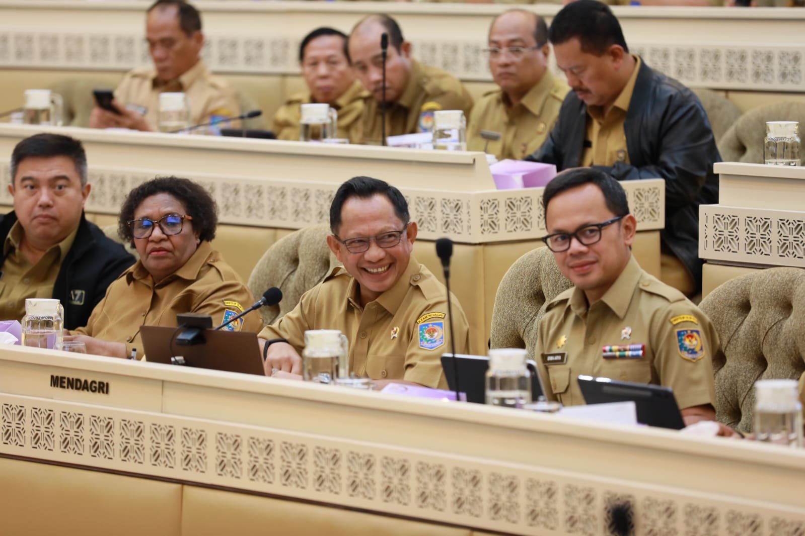 Menteri Dalam Negeri Rapat Kerja Komisi II DPR RI dan RDP dengan agenda Membahas terkait Pelantikan Gubernur dan Wakil Gubernur, Bupati dan Wakil Bupati, Walikota dan Wakil Walikota  Bertempat di RR. Komisi ll, Gedung Nusantara DPR RI