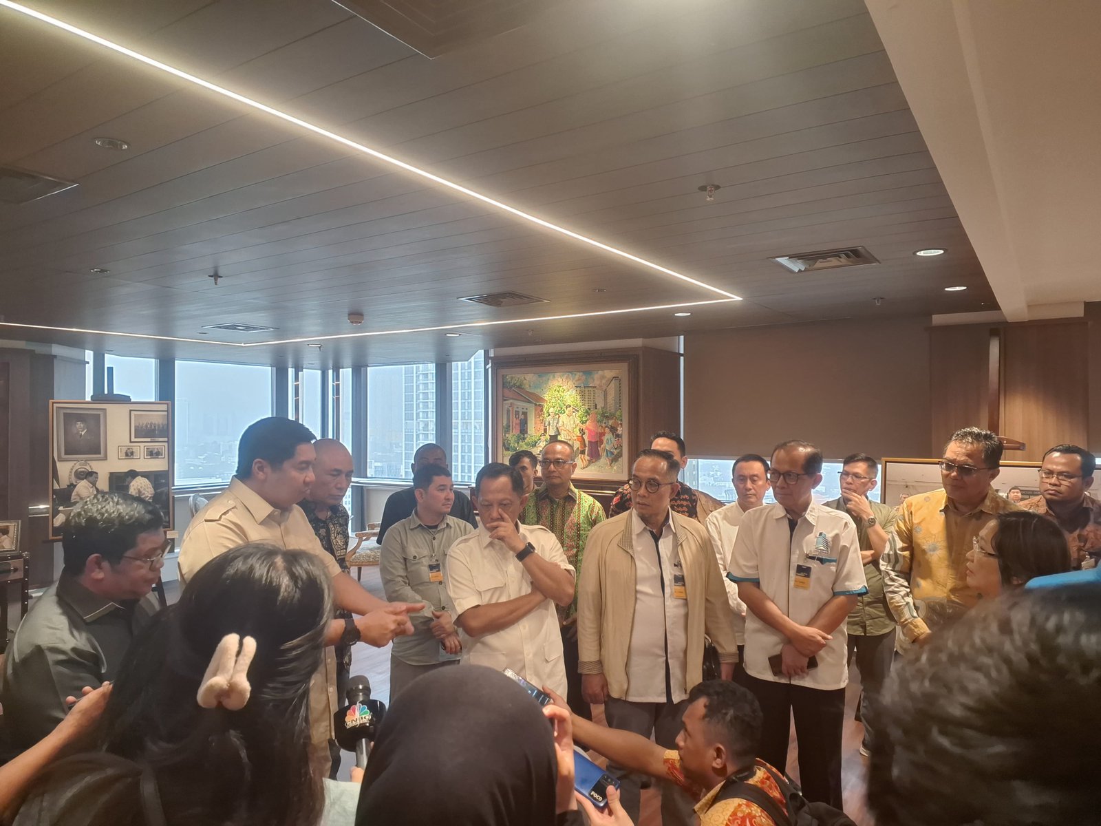 Menteri Dalam Negeri  Pertemuan Dengan 6 (Enam) Ketua Asosiasi Perumahan Membahas Persoalan PBG dan BPHTP