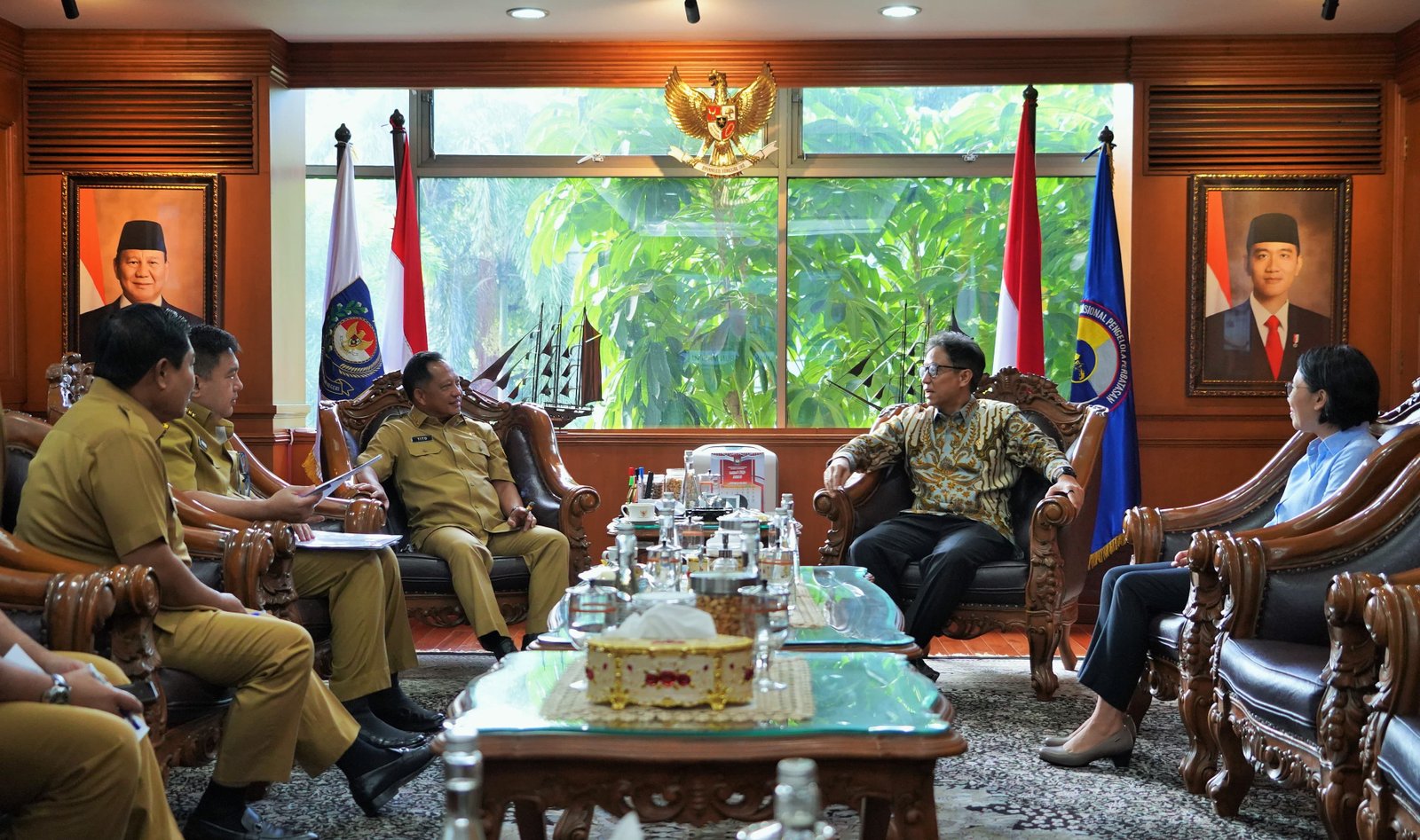 Menteri Dalam Negeri Menerima Audiensi Menteri Kesehatan Bertempat di RK. Mendagri, Gd. A Lt. 2