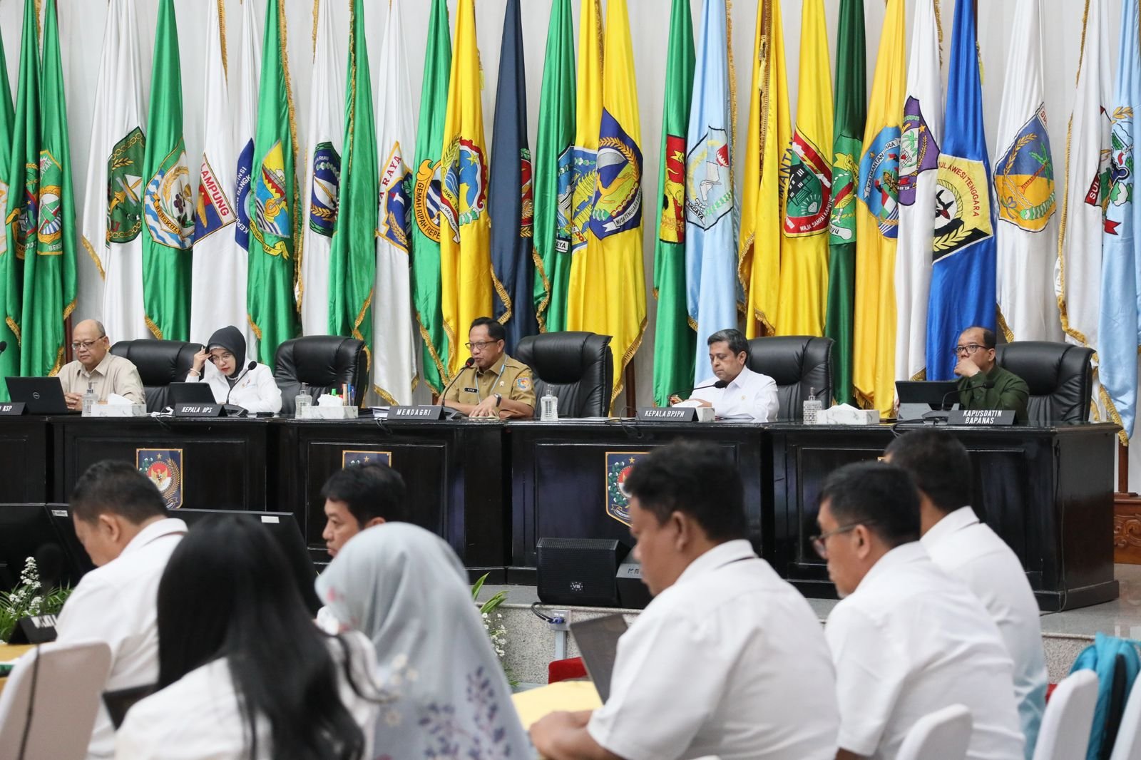 Menteri Dalam Negeri Memimpin Rapat Koordinasi Pengendalian Inflasi Daerah Dirangkaikan Dengan Akselerasi Sertifikasi Produk Halal