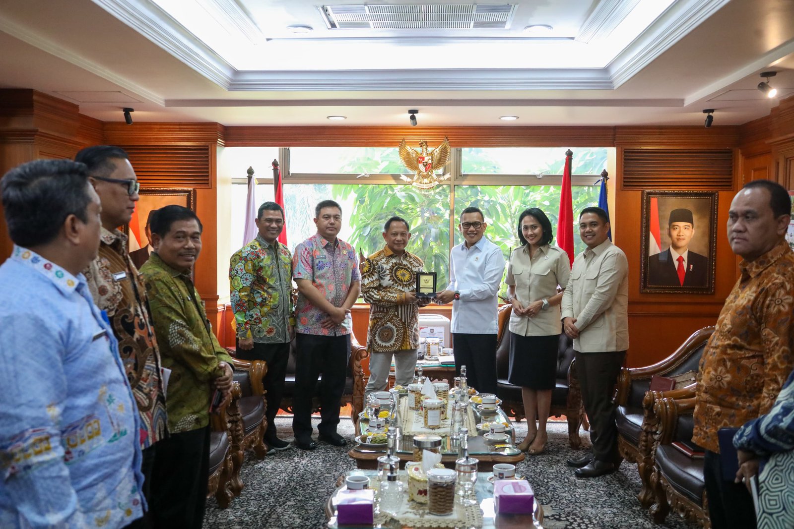 Menerima Audiensi Menteri Perlindungan Pekerja Migran Indonesia