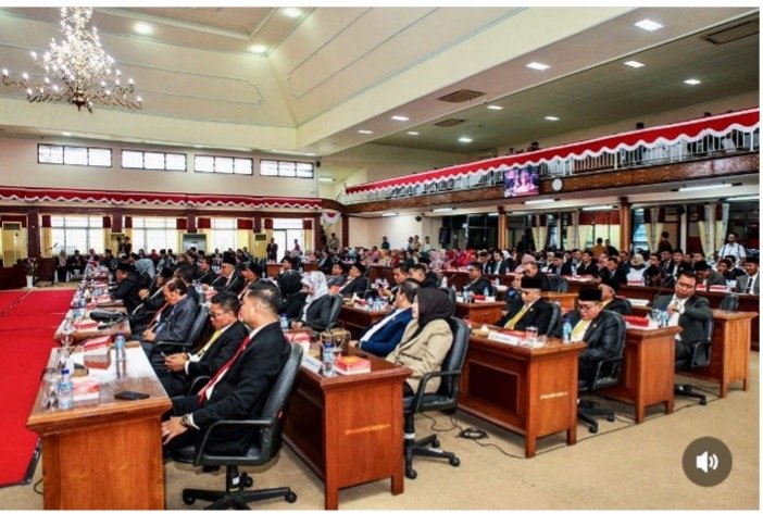 Menghadiri Acara Pengambilan Sumpah/Janji Pimpinan DPRD Prov. NTB Masa Jabatan Tahun  2024-2029