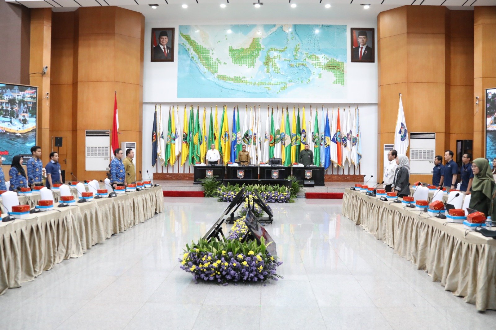Memimpin Rapat Koordinasi Pengendalian Inflasi Daerah