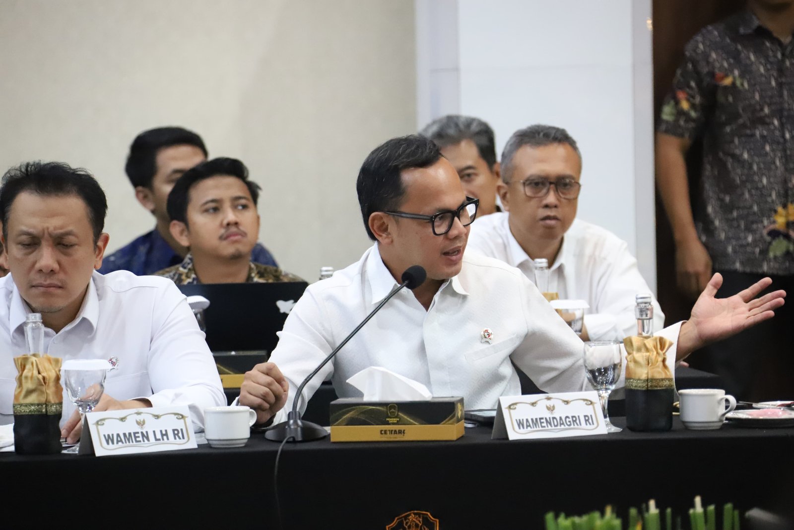 Mengikuti Rapat Koordinasi Terbatas Bidang Pangan  Provinsi Jawa Timur Tahun 2025 Bertempat di Gedung Negara Grahadi, Surabaya
