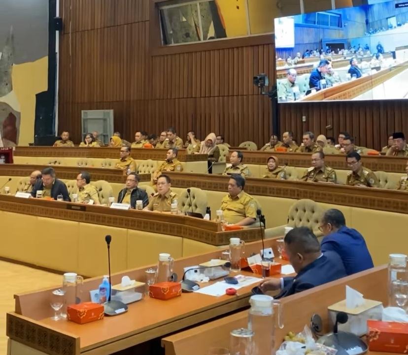 Rapat Kerja Komisi II DPR RI Bersama Mendagri dan Rapat Dengar Pendapat Dengan Gubernur/Pj. Gubernur serta Bupati/Pj. Walikota dan/atau Pj. Bupati/Walikota membahas Persiapan dan Kesiapan Pemilihan Kepala Daerah Serentak Tahun 2024