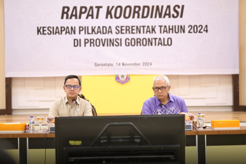 Wakil II Menteri Dalam Negeri Memberikan Pengarahan Kepada Forkopimda Provinsi Gorontalo, Bupati dan Walikota, dalam rangka Penyelenggaran Pemilu Serentak Tahun 2024 Se-Provinsi Gorontalo