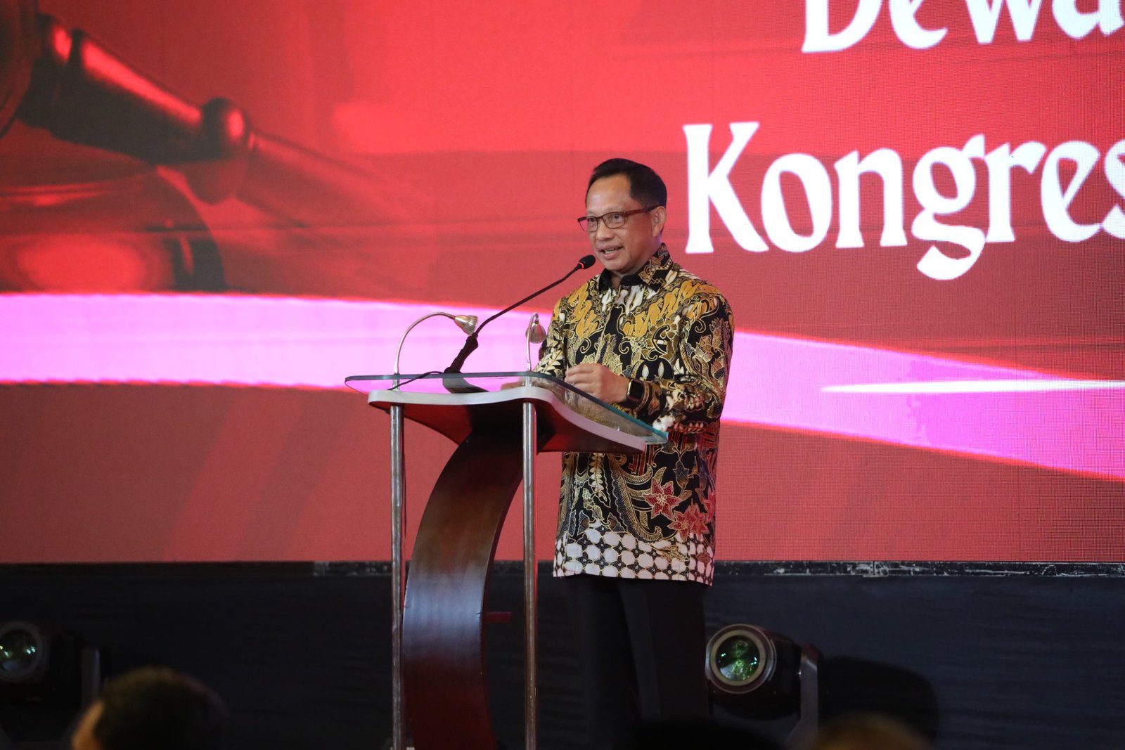 Menteri Dalam Negeri Menghadiri Pelantikan Dewan Pimpinan Pusat Kongres Advokat Indonesia